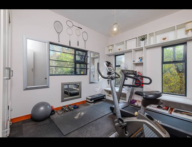 4 BEDROOM HOUSE TO LET IN WENDYWOOD
